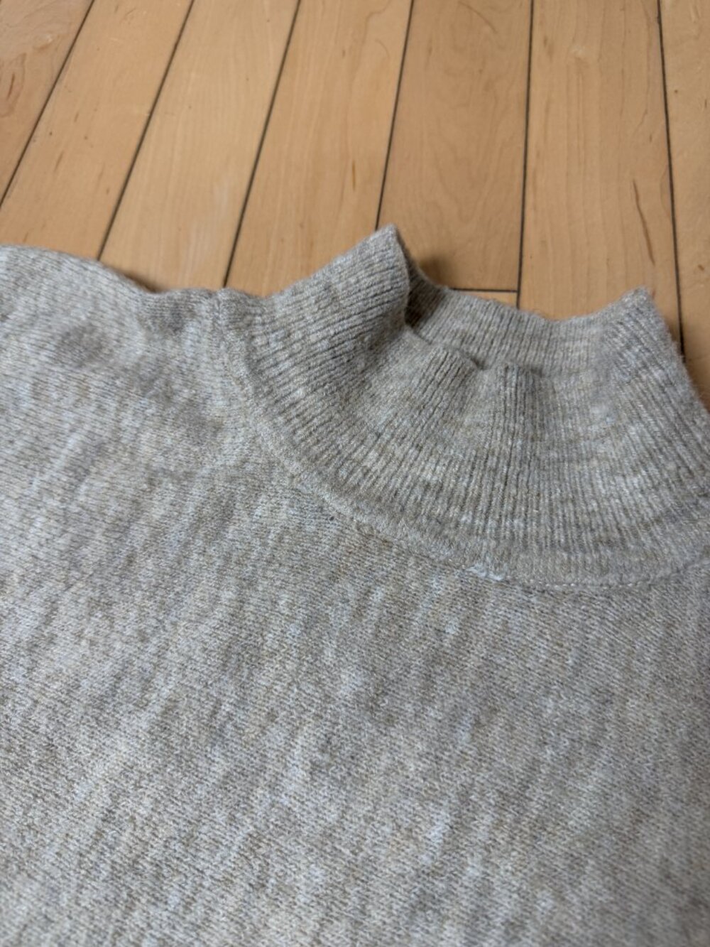 H&M Mock Neck Oatmeal Tan Bat Wing Sweater Neutral Size Small - Picture 5 of 11